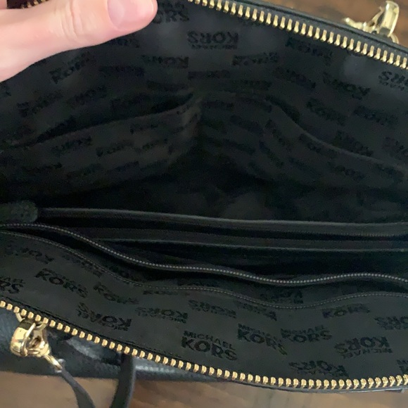 PRICE DROP🖤 michael kors purse - Picture 7 of 7